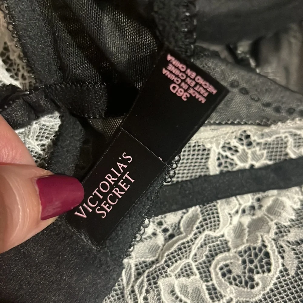 VICTORIA SECRET LINGERIE 36D - Picture 4 of 5